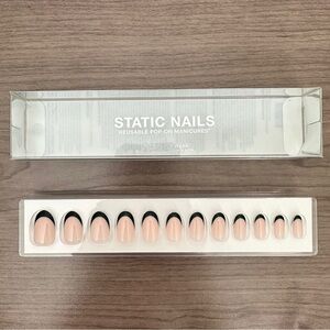 Static Nails Reusable Pop-On Manicures